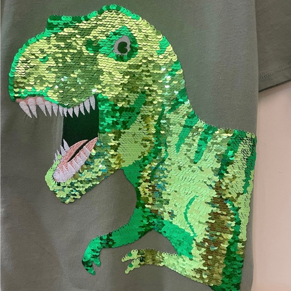 Awesome Dino tee! Excellent condition - Picture 2 of 5